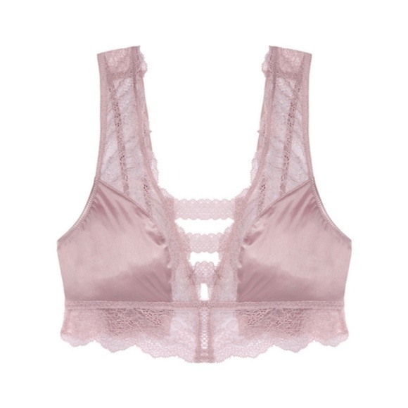 Victoria's Secret Other - 🍁 Victoria's Secret Chantilly Lace Plunge Bra